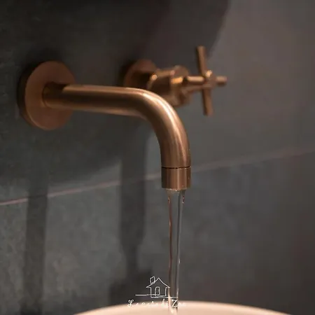 La Casa Di Zoe مانفريدونيا